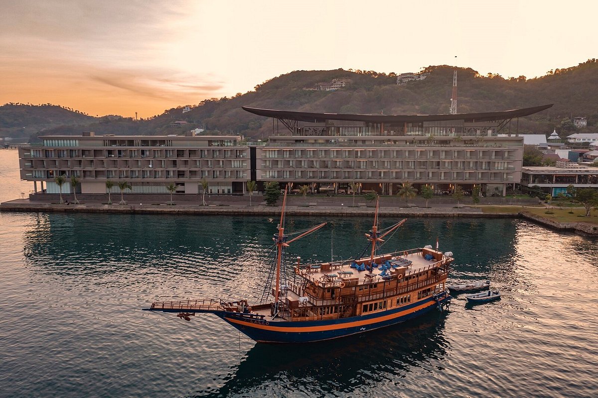 best hotel in labuan bajo