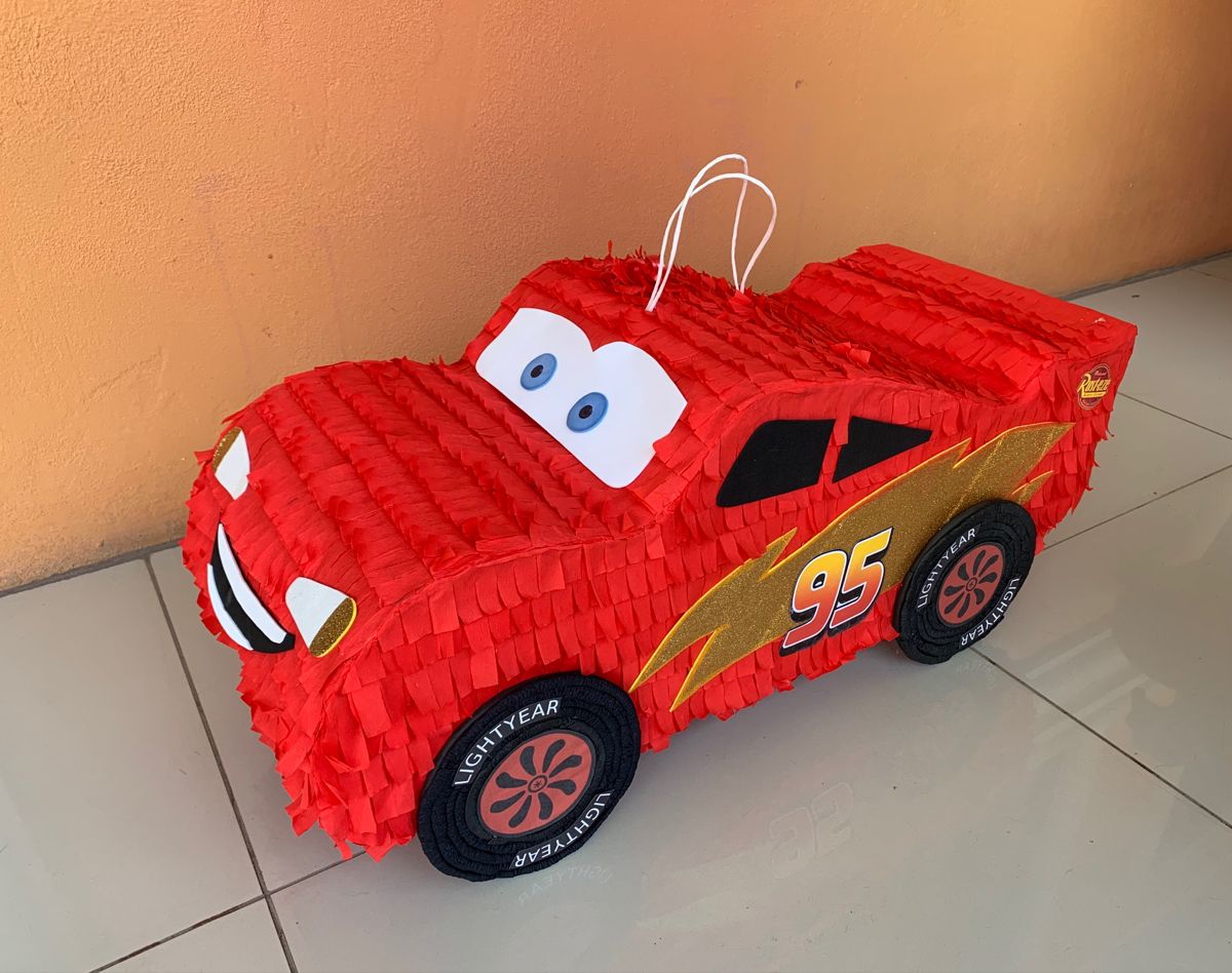 imagenes de piñatas de cars