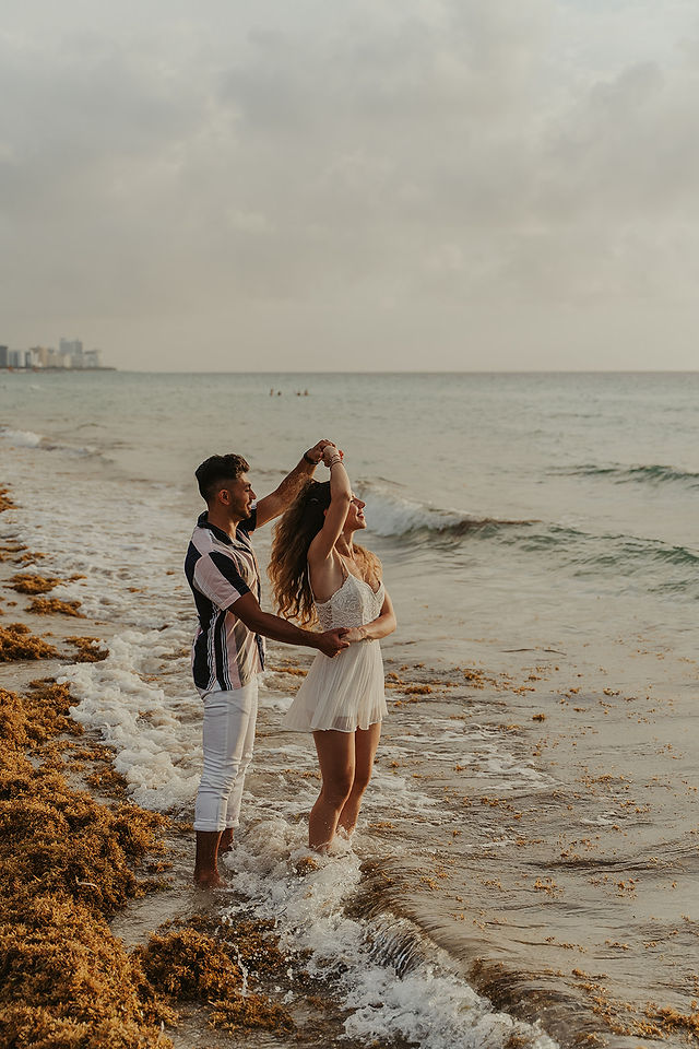 couple beach poses