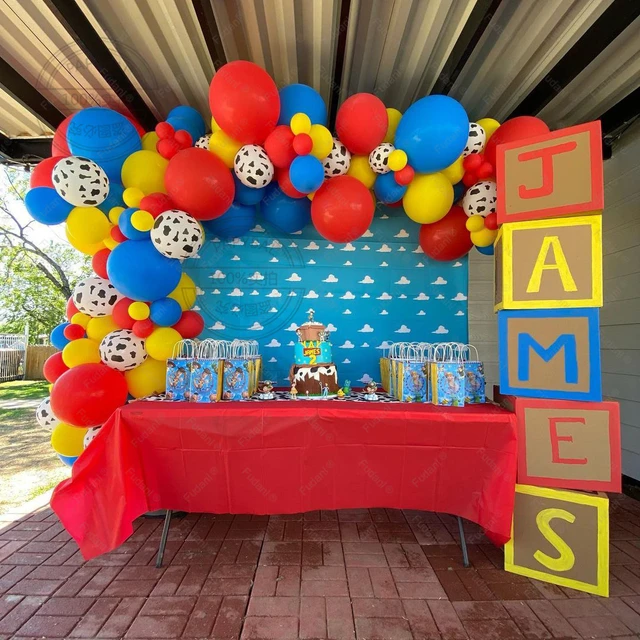 decoracion de woody con globos