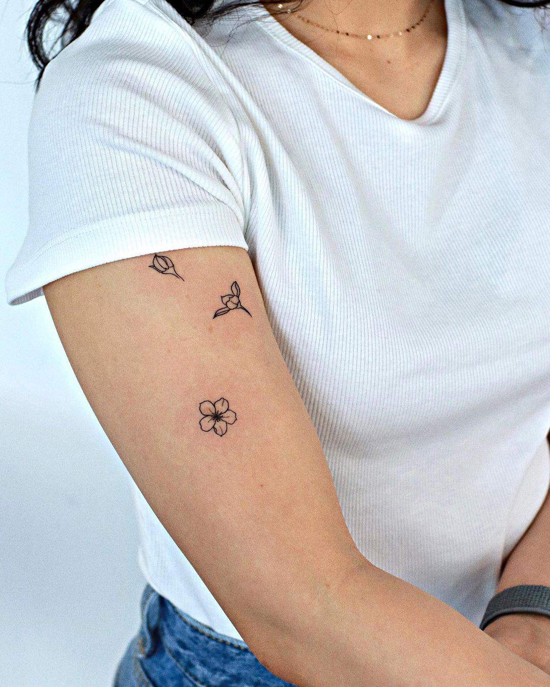 tatuajes lindos pequeños para mujeres