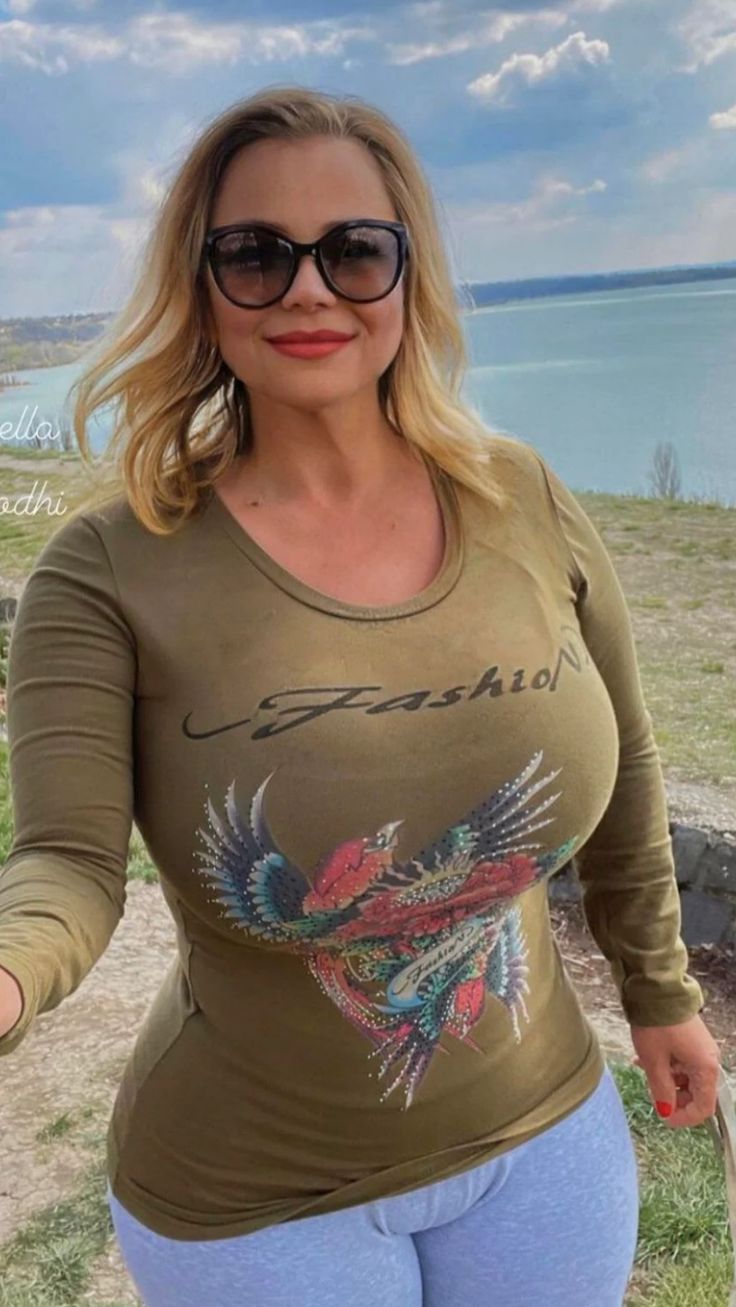 busty mature women