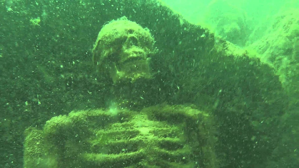 skeletons titanic underwater bodies found