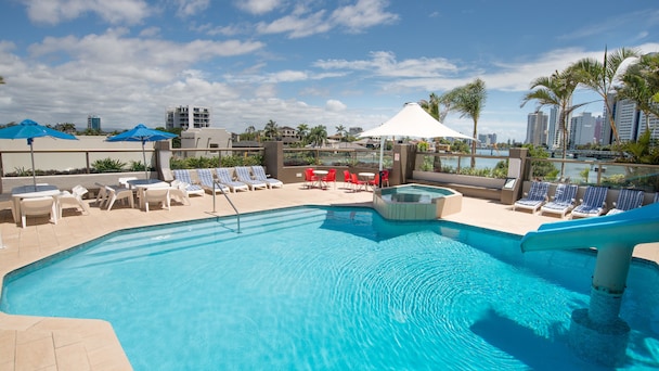 tiki hotel surfers paradise reviews