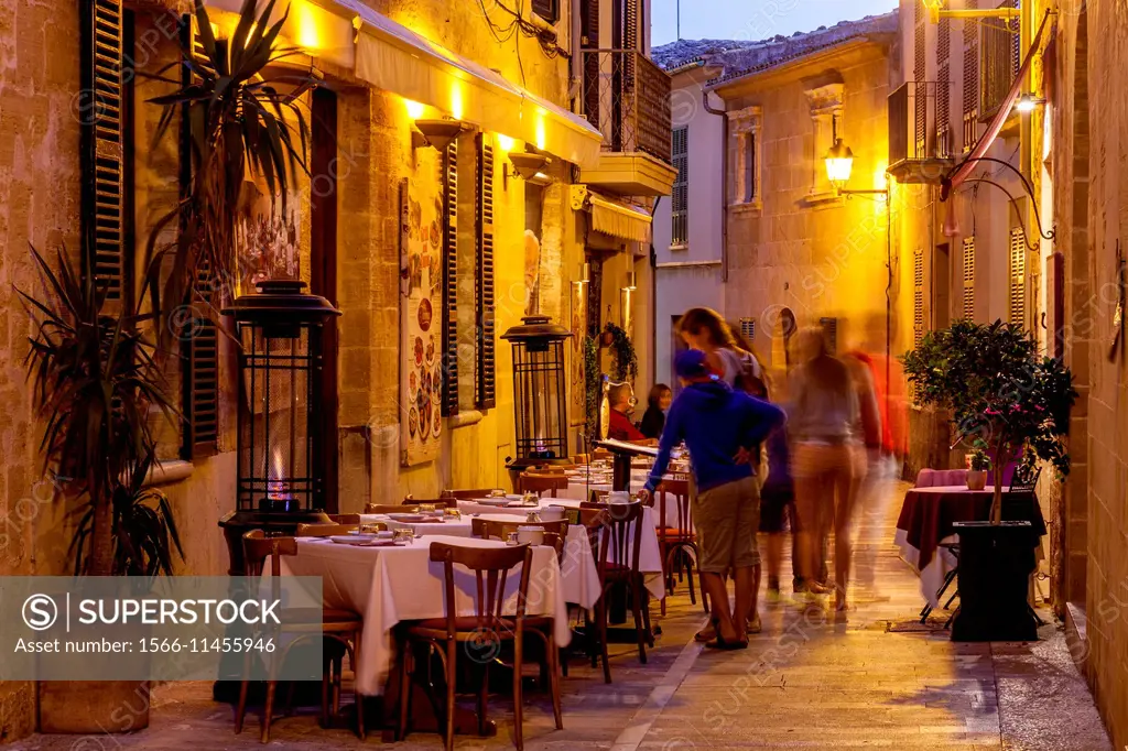 restaurants in alcudia old town