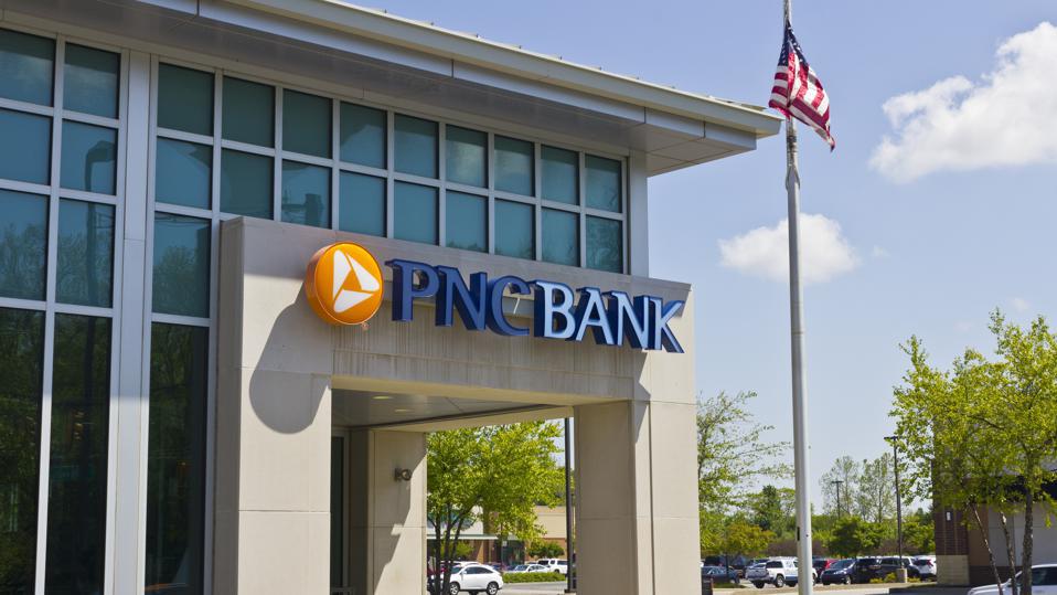 what time close pnc bank