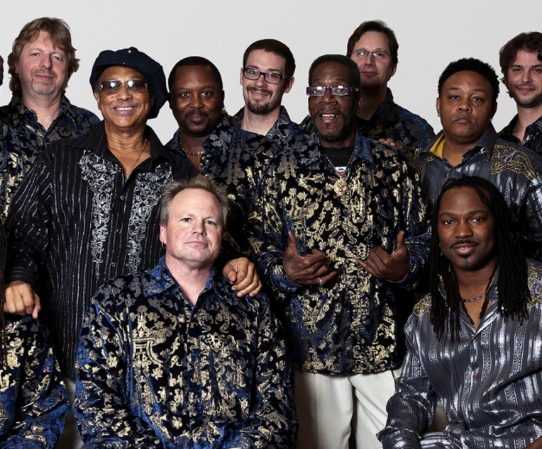 leden van earth wind and fire