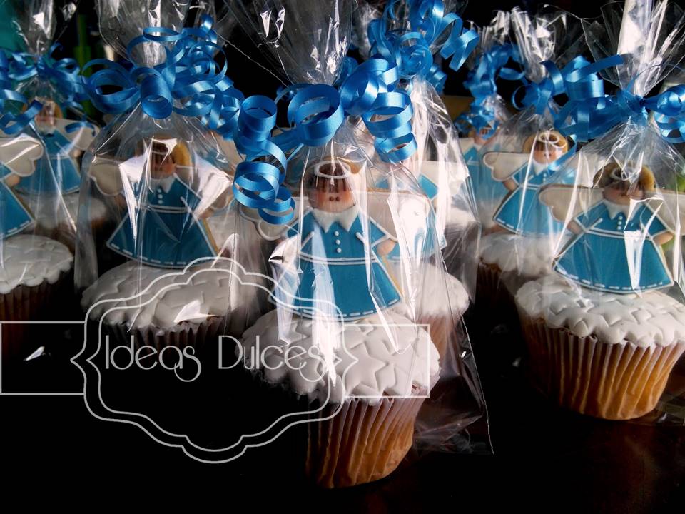 cupcakes para bautizo de niño