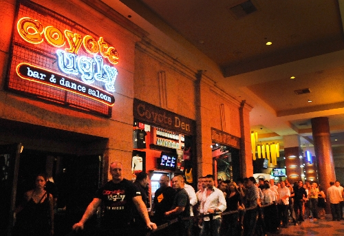 coyote ugly vegas bar