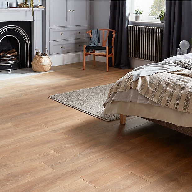 b&q flooring