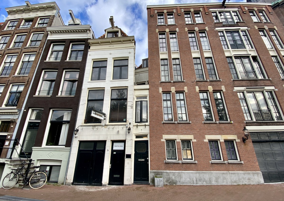 smallest house in amsterdam photos