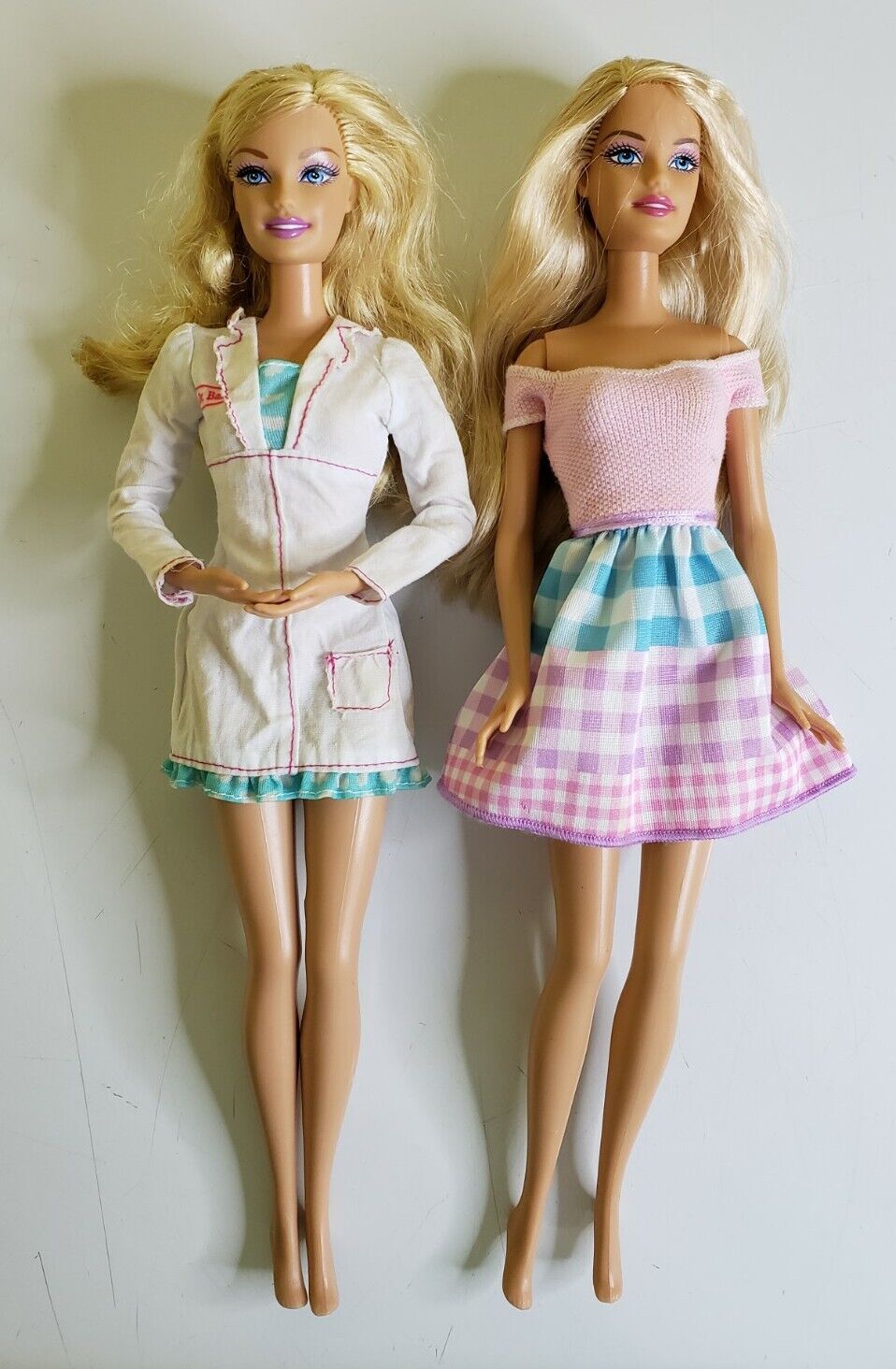 2000 barbie dolls