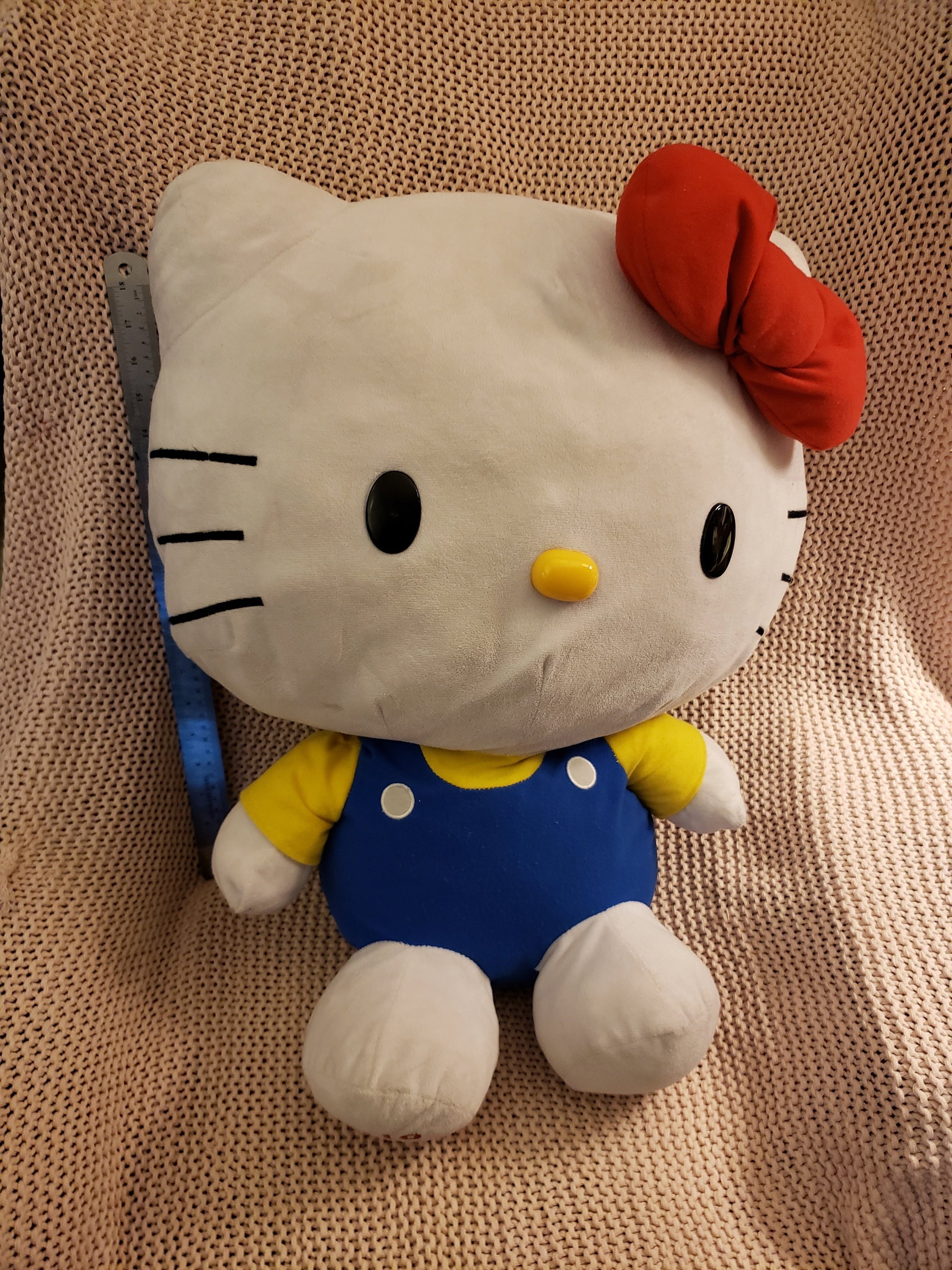 giant hello kitty plush