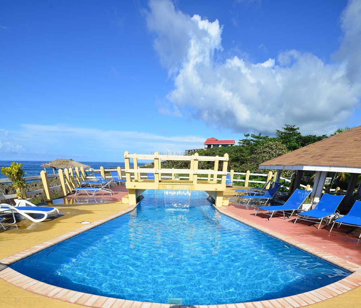 hotels in roatan