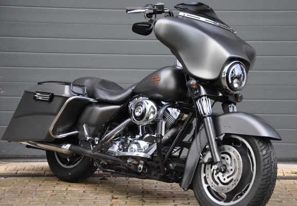 harley street glide te koop