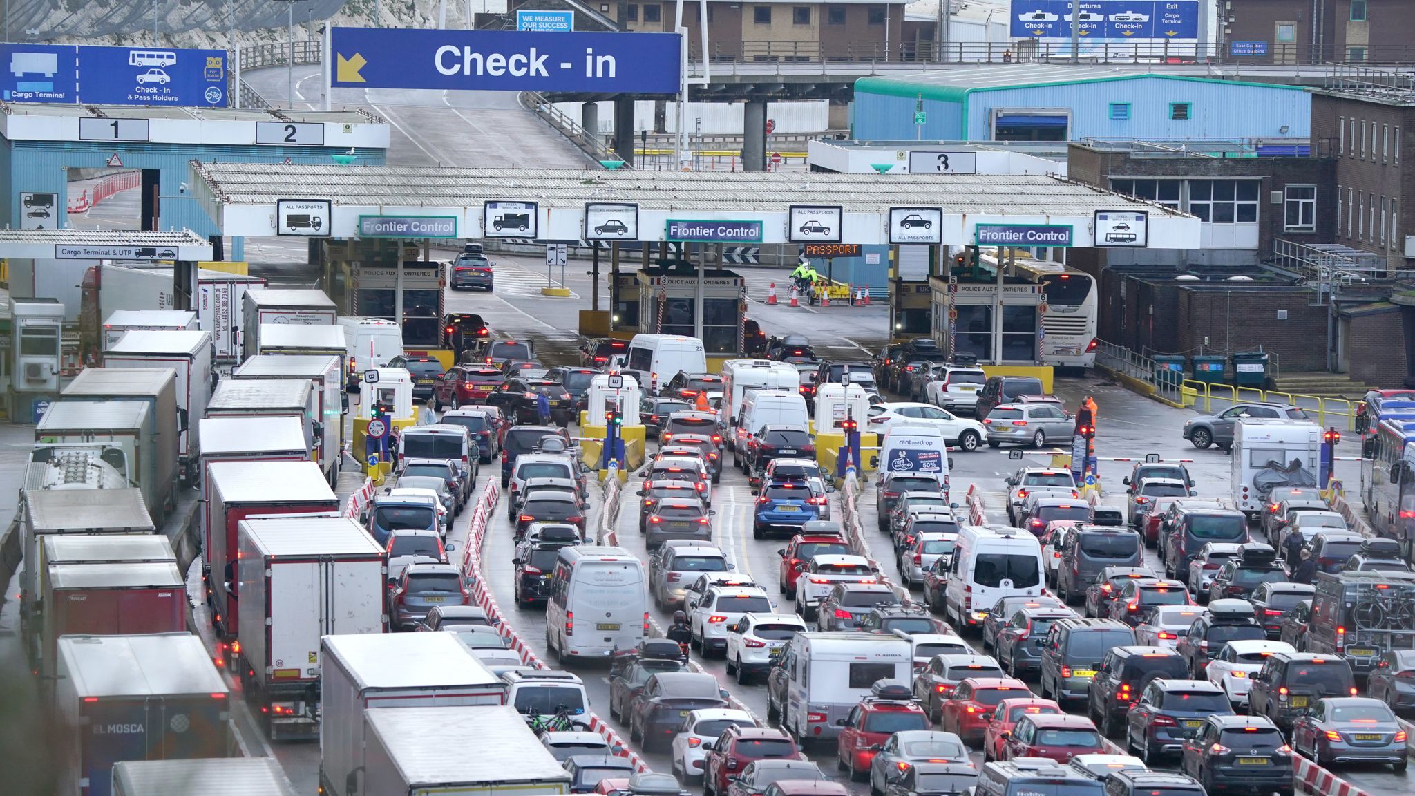 calais to dover ferry delays today