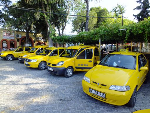 izmir havaalanı eski foça taksi