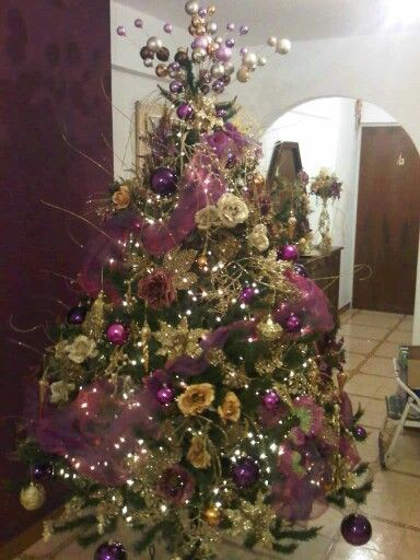 arbol de navidad morado y dorado