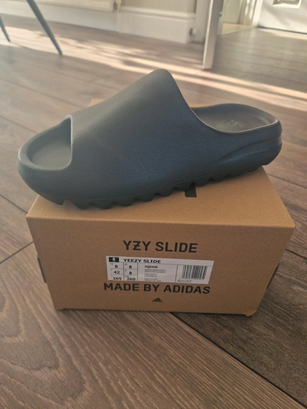 yezzy slides size 8