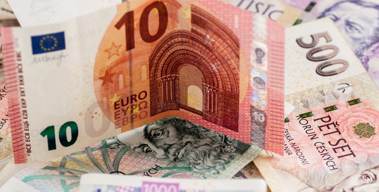 30 czech koruna to euro
