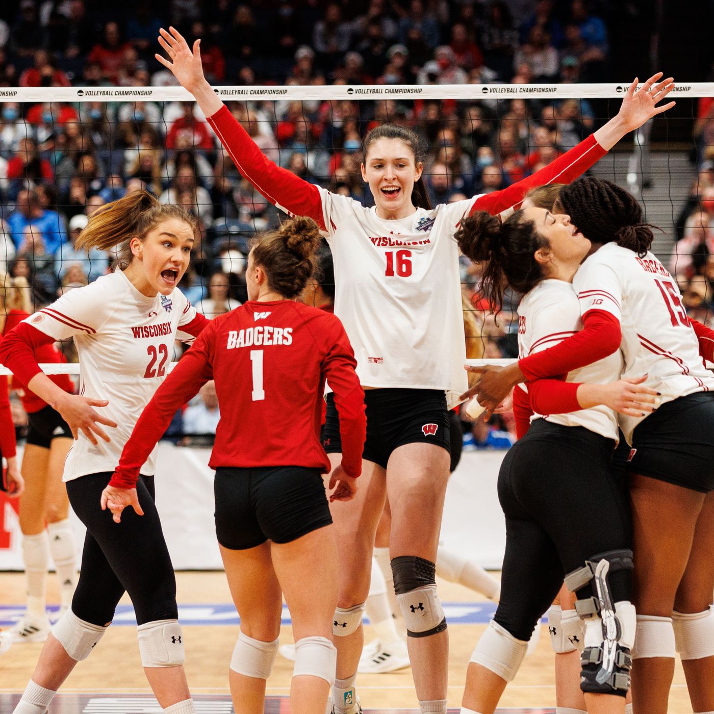 wisconsin volleyball photos