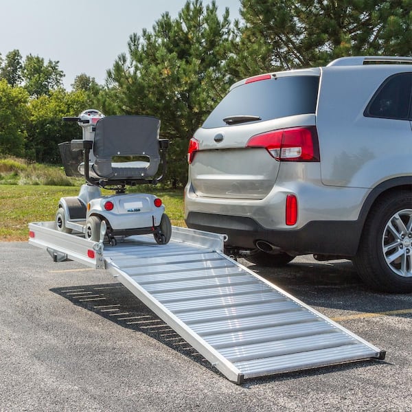 hitch carrier with ramp