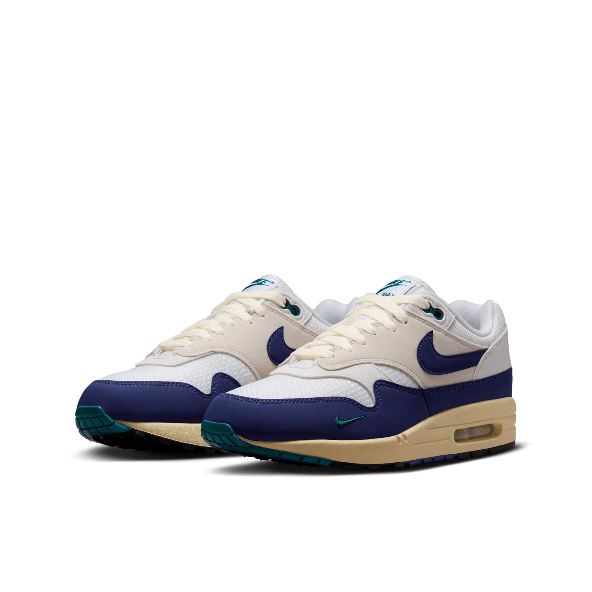 nike air max 1 trainers