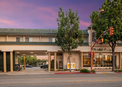 hotels in glendale california