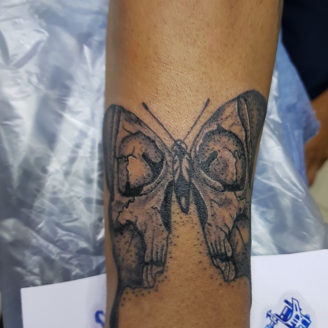 mariposa de la muerte tatuaje