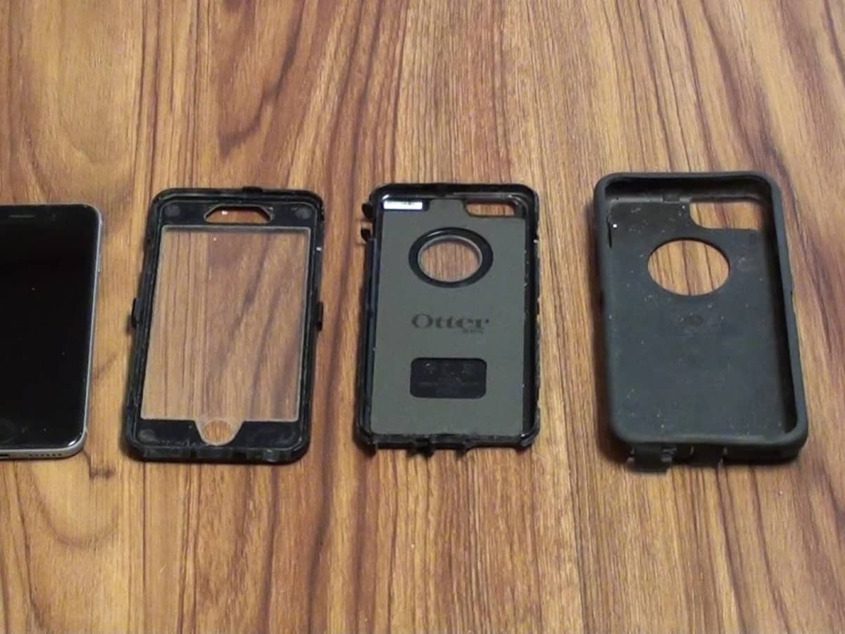 how do i open the otterbox defender case