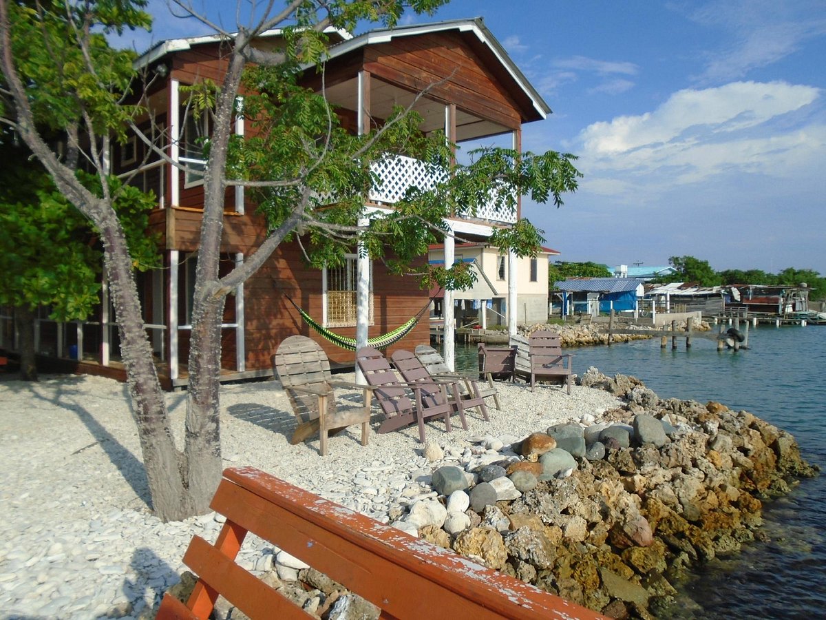 utila hotels