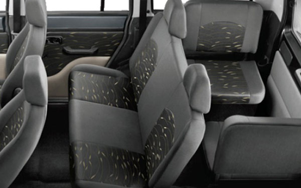 tata sumo gold seating capacity