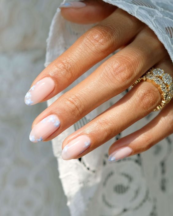 neutral summer nails