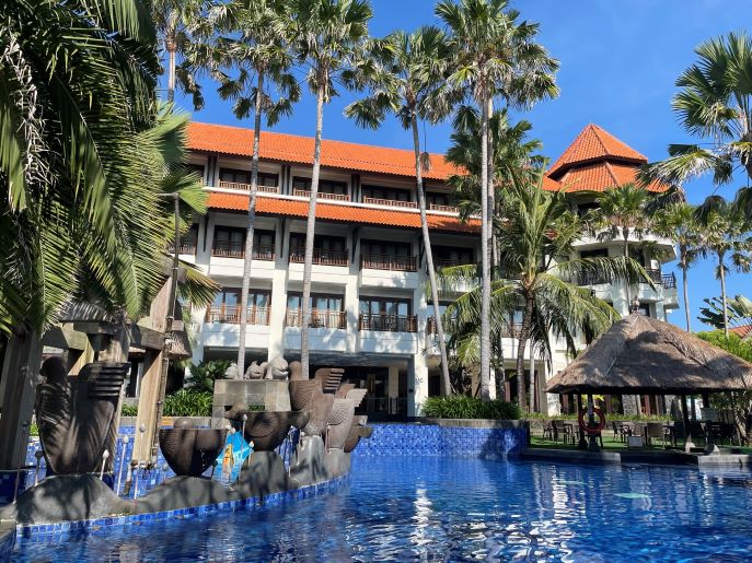 holiday inn nusa dua review