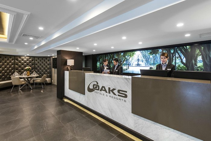 oaks hyde park suites