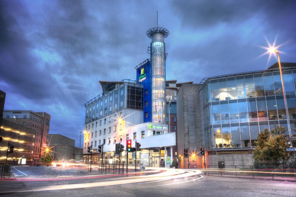 holiday inn express glasgow central