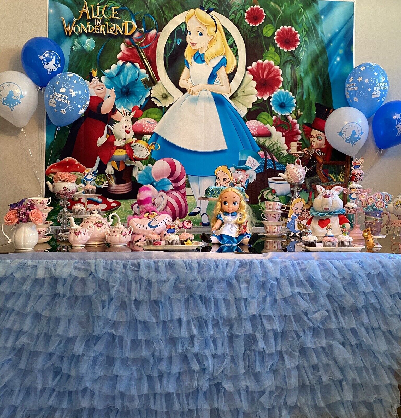 alice in wonderland themed party supplies