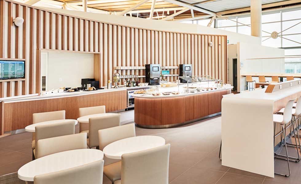 yvr lounges