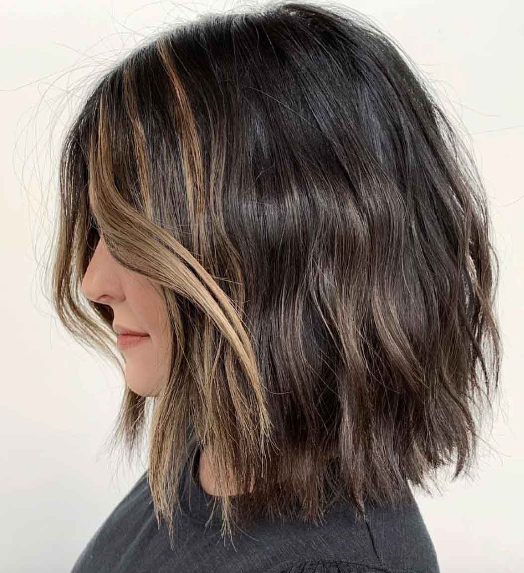 shoulder length hair with layers