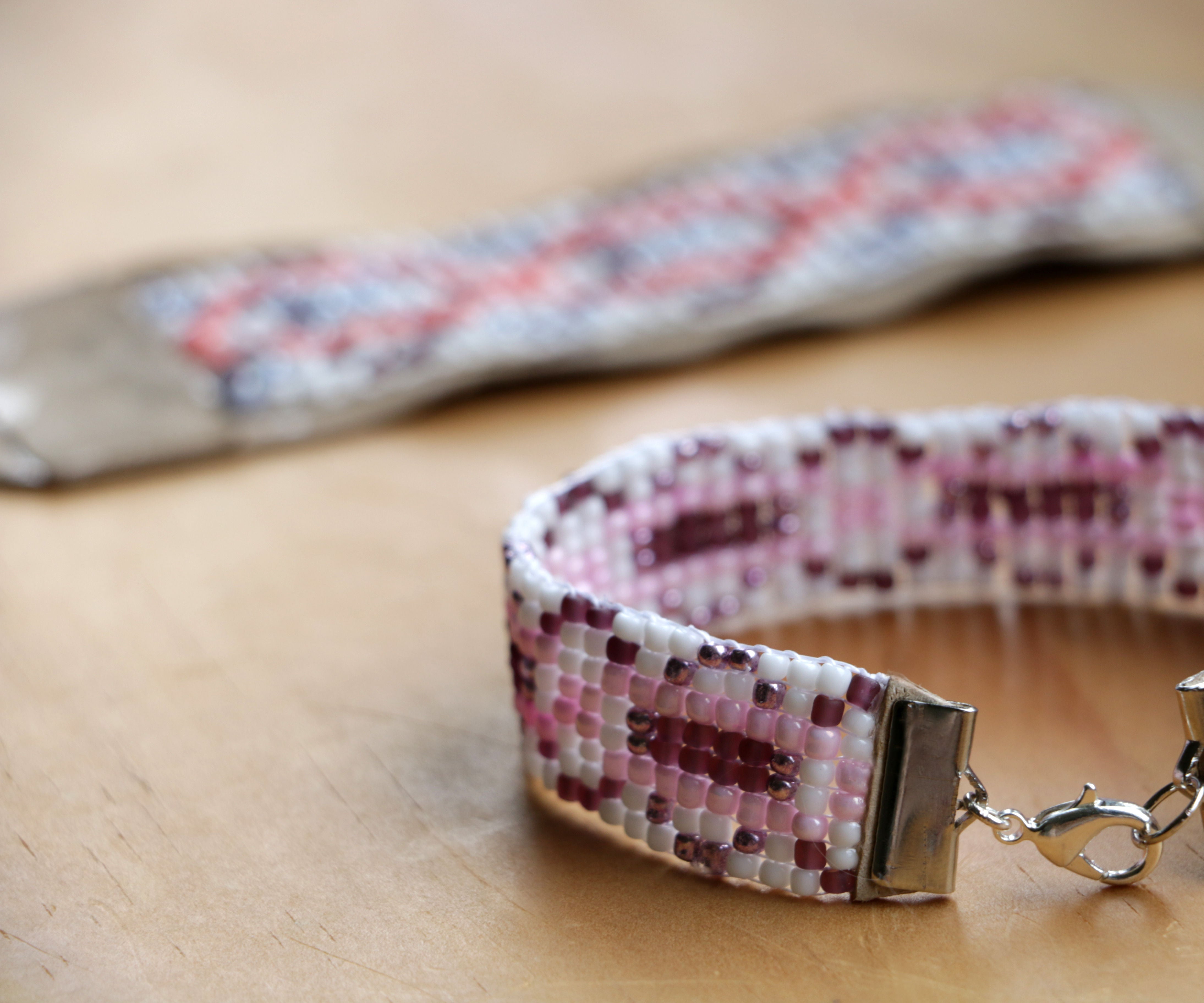 how to weave a beaded bracelet