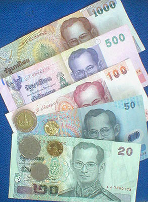 5000 thai baht in pounds