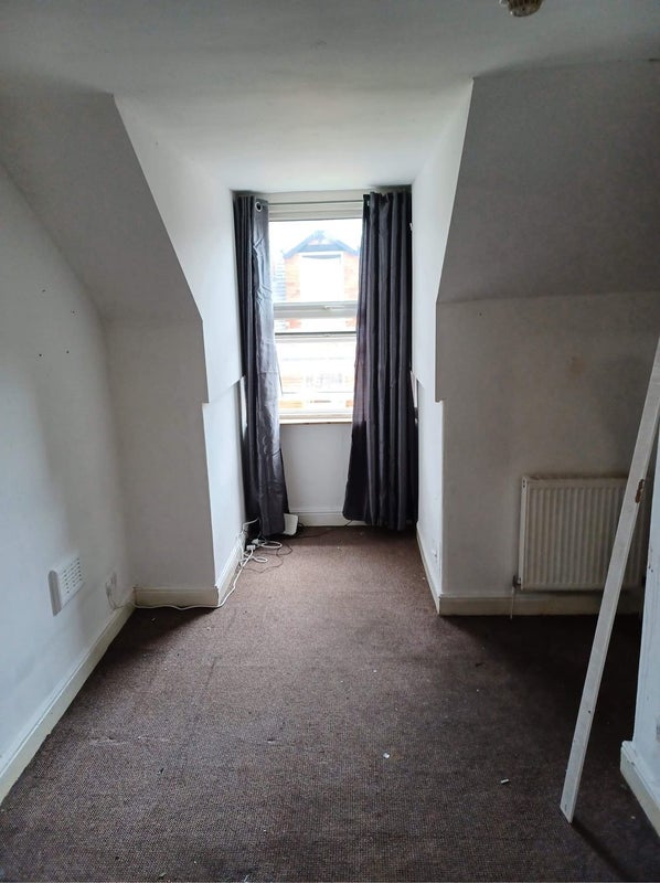 1 bedroom flat universal credit accepted