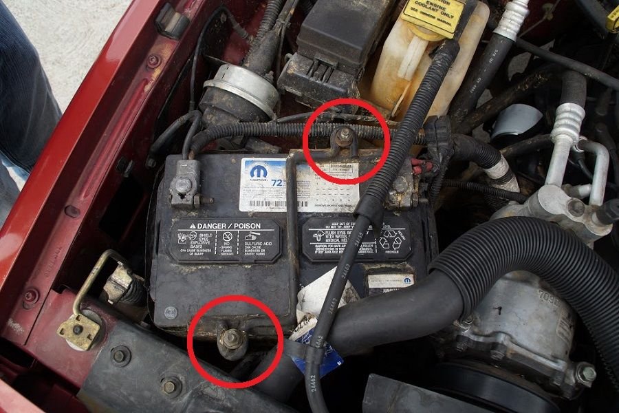 1998 jeep cherokee battery