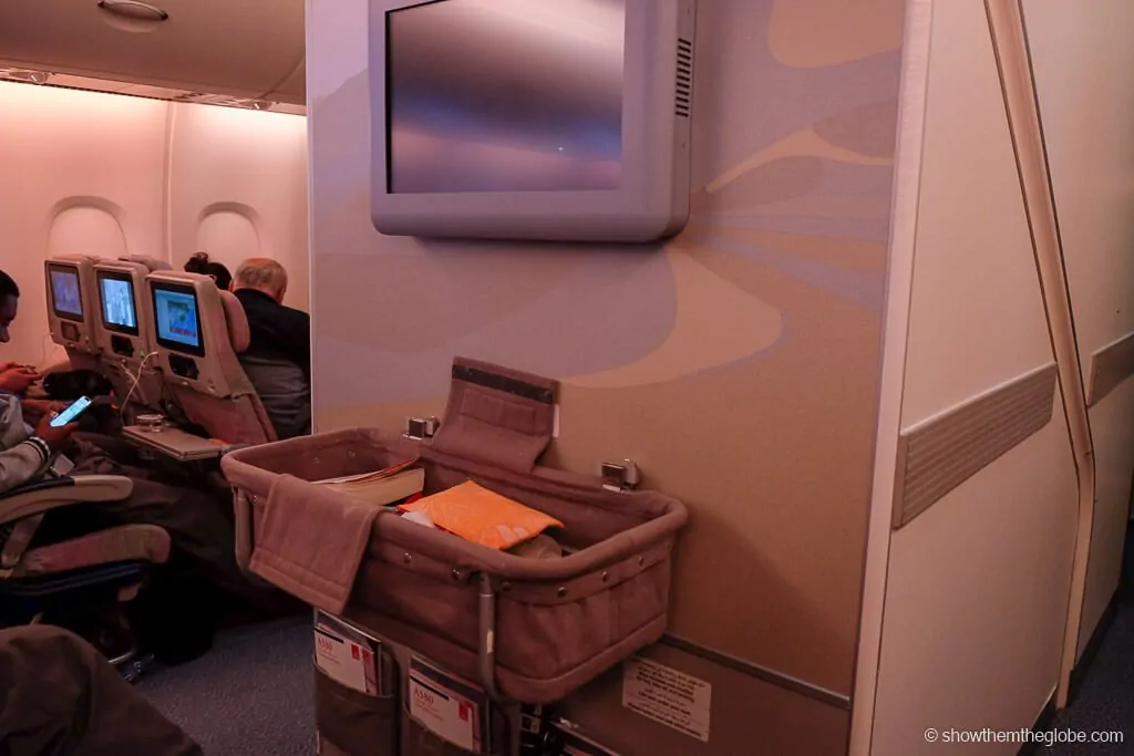 bassinet in flight emirates