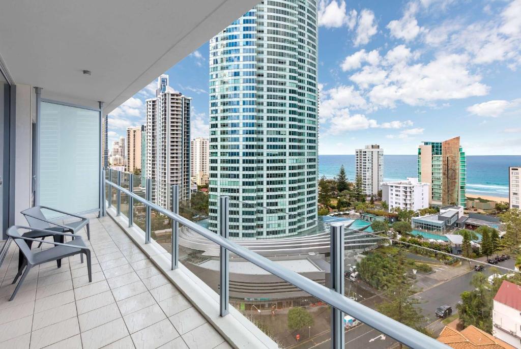 wyndham hotel surfers paradise reviews