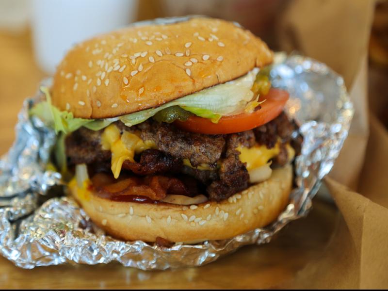 5 guys cheeseburger calories