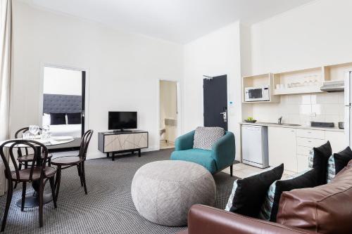 quality apartments melbourne central reviews