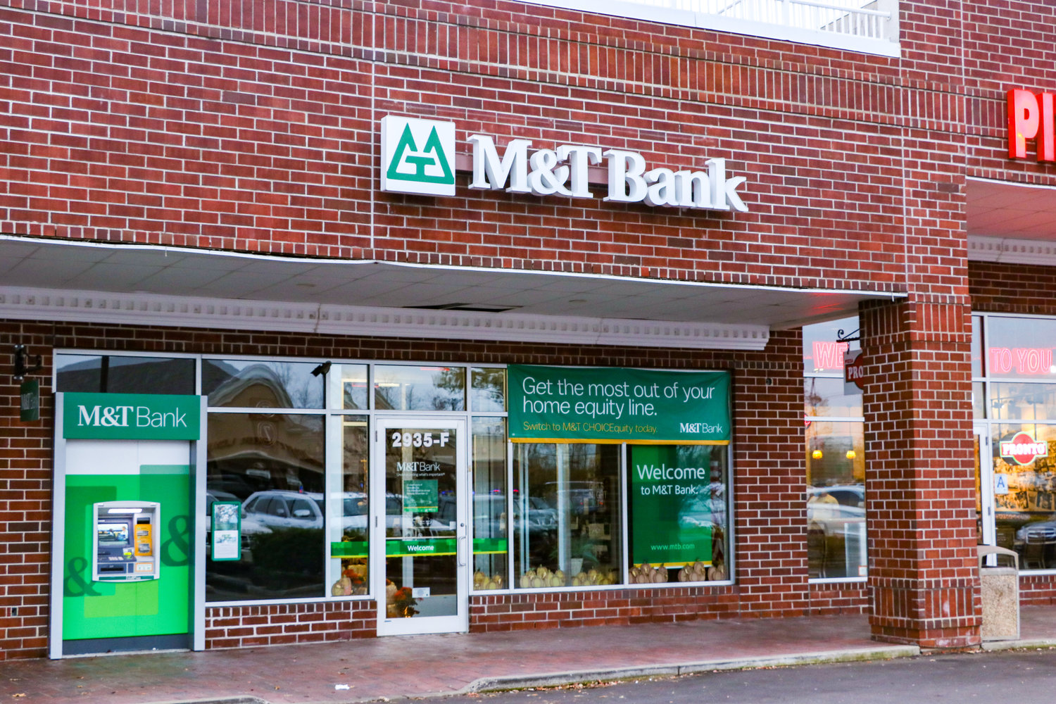 m&t bank hours