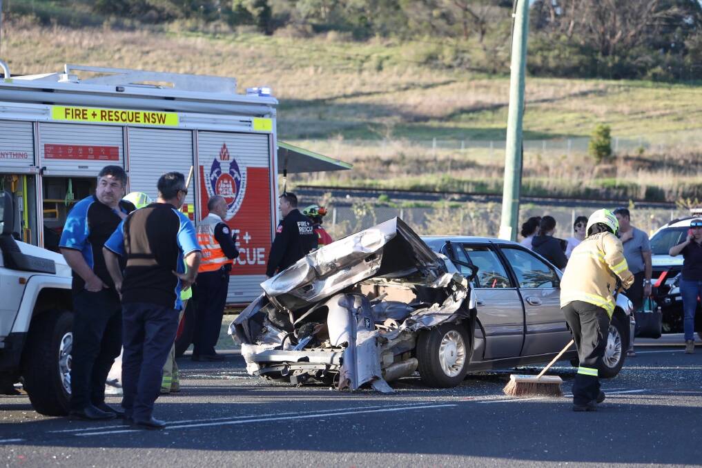 unanderra accident today