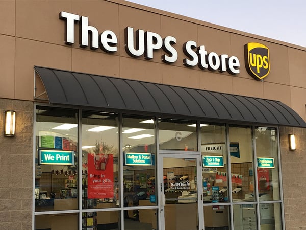 what are the ups store hours